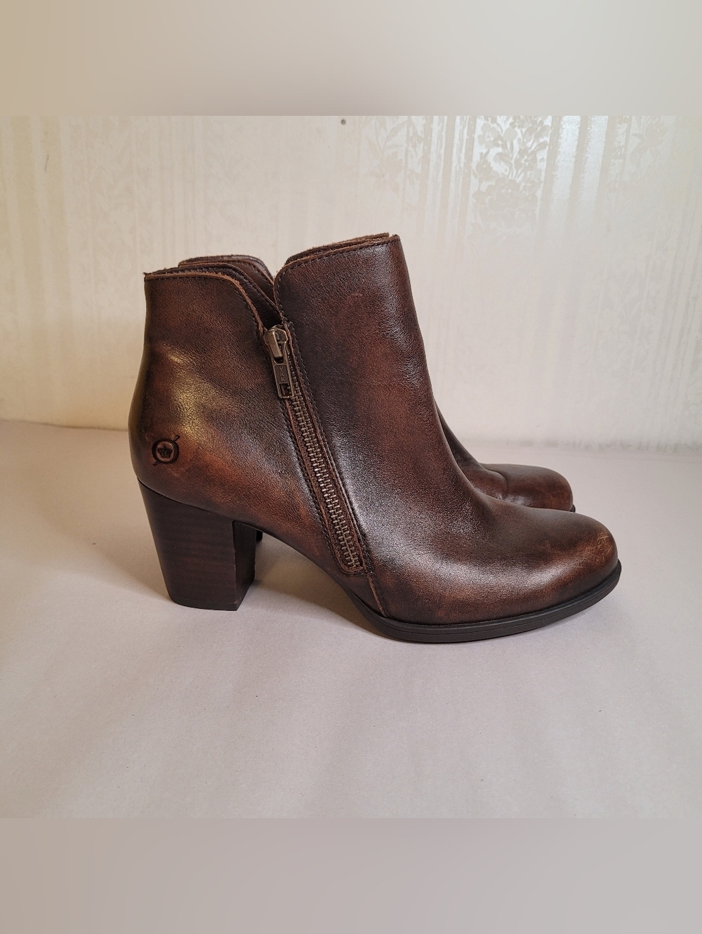 Born Brown Leather Booties 7.5 - Picture 2 of 10